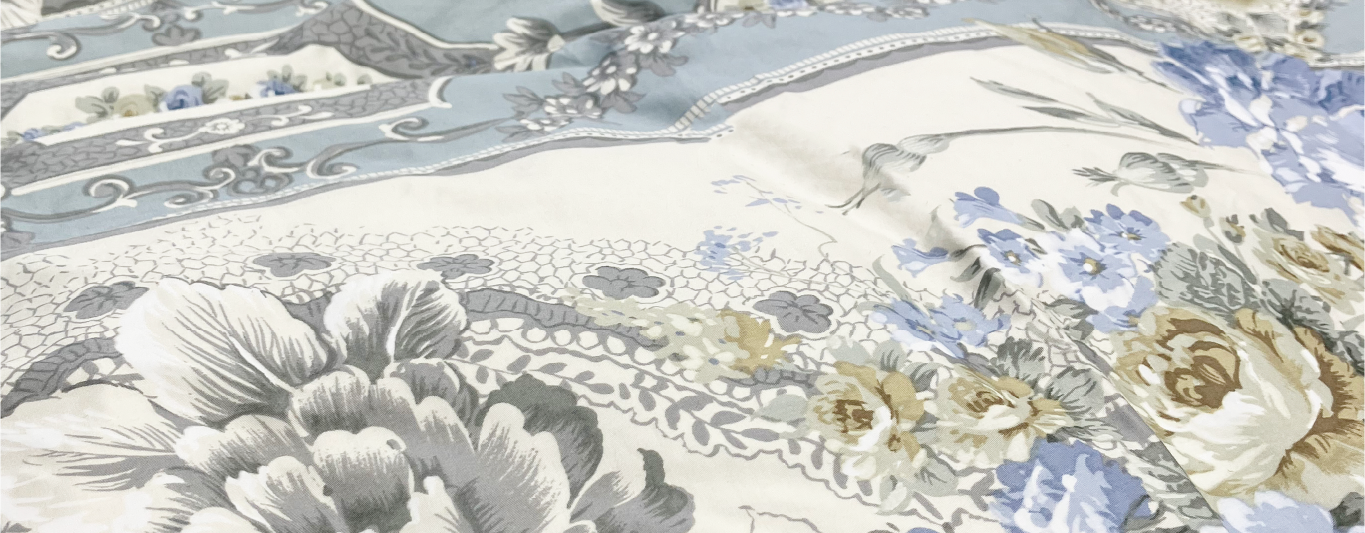 繊細で優しい花柄のデザイン